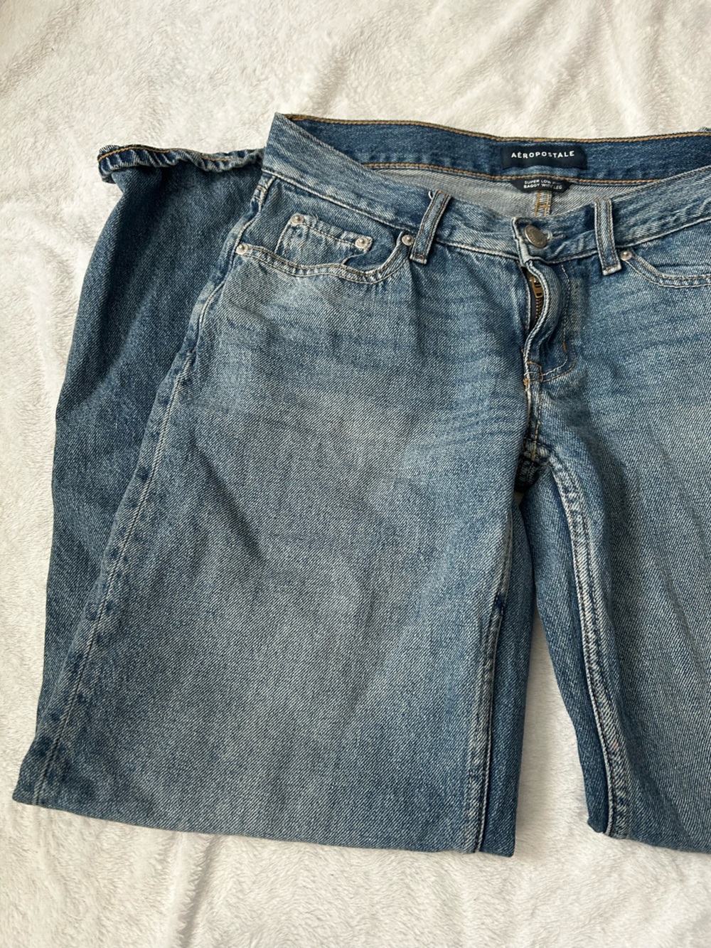 Aeropostale Women's Flared Wide-Leg Jeans - Light to Medium Blue Wash